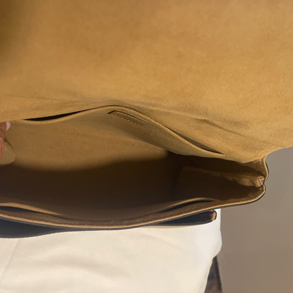 Louis Vuitton Monogram Canvas Shoulder Bag with Beige Pocket - Picture 8 of 11